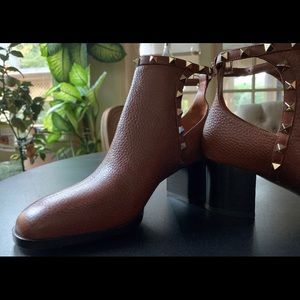 Valentino Leather Rockstud Ankle Booties 38